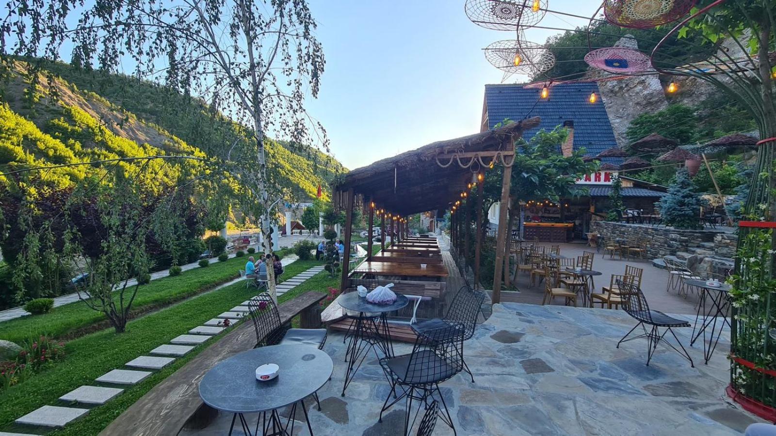 Dibra Park Agrotourism Hotel Peshkopi Exterior foto