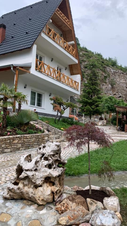 Dibra Park Agrotourism Hotel Peshkopi Exterior foto